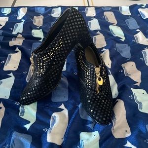 Ladies retro black with gold beads, lower boot with zipper